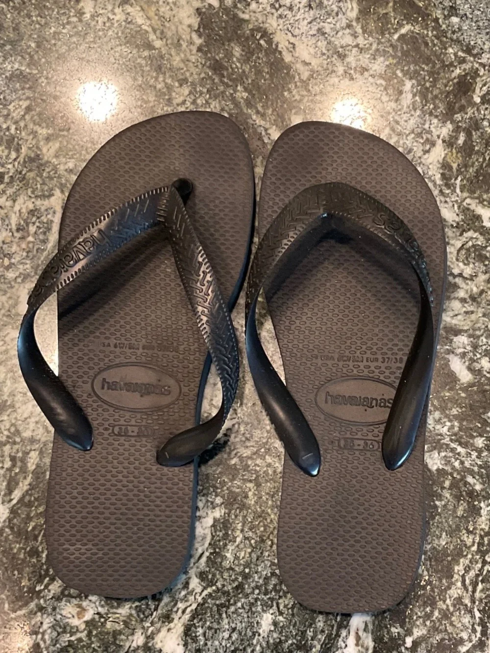 Havaianas Black Flip Flops Size 5-6 (35-36